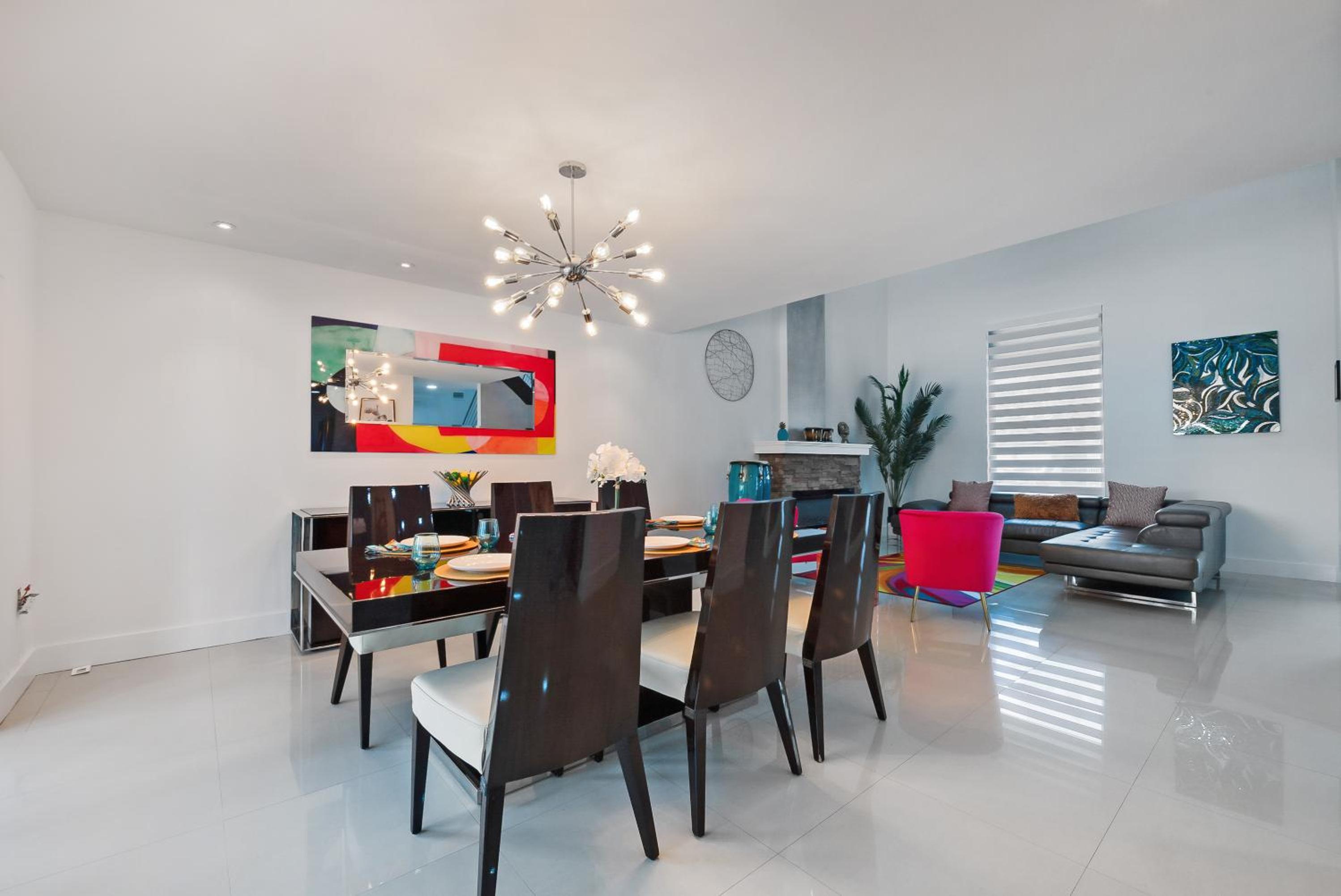 Experience Miami's Bongo's House Private Pool and Game Room Luxury Rental L54