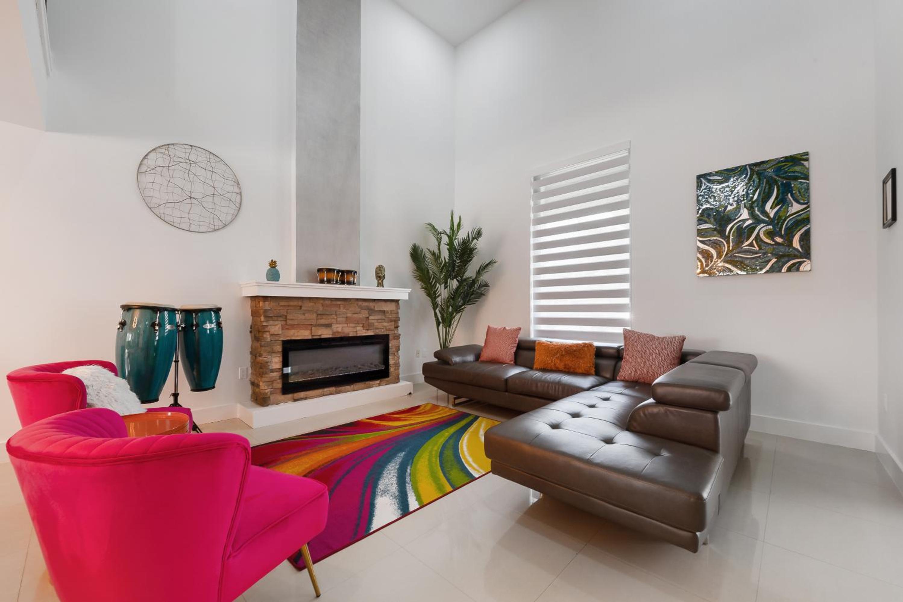 Experience Miami's Bongo's House Private Pool and Game Room Luxury Rental L54