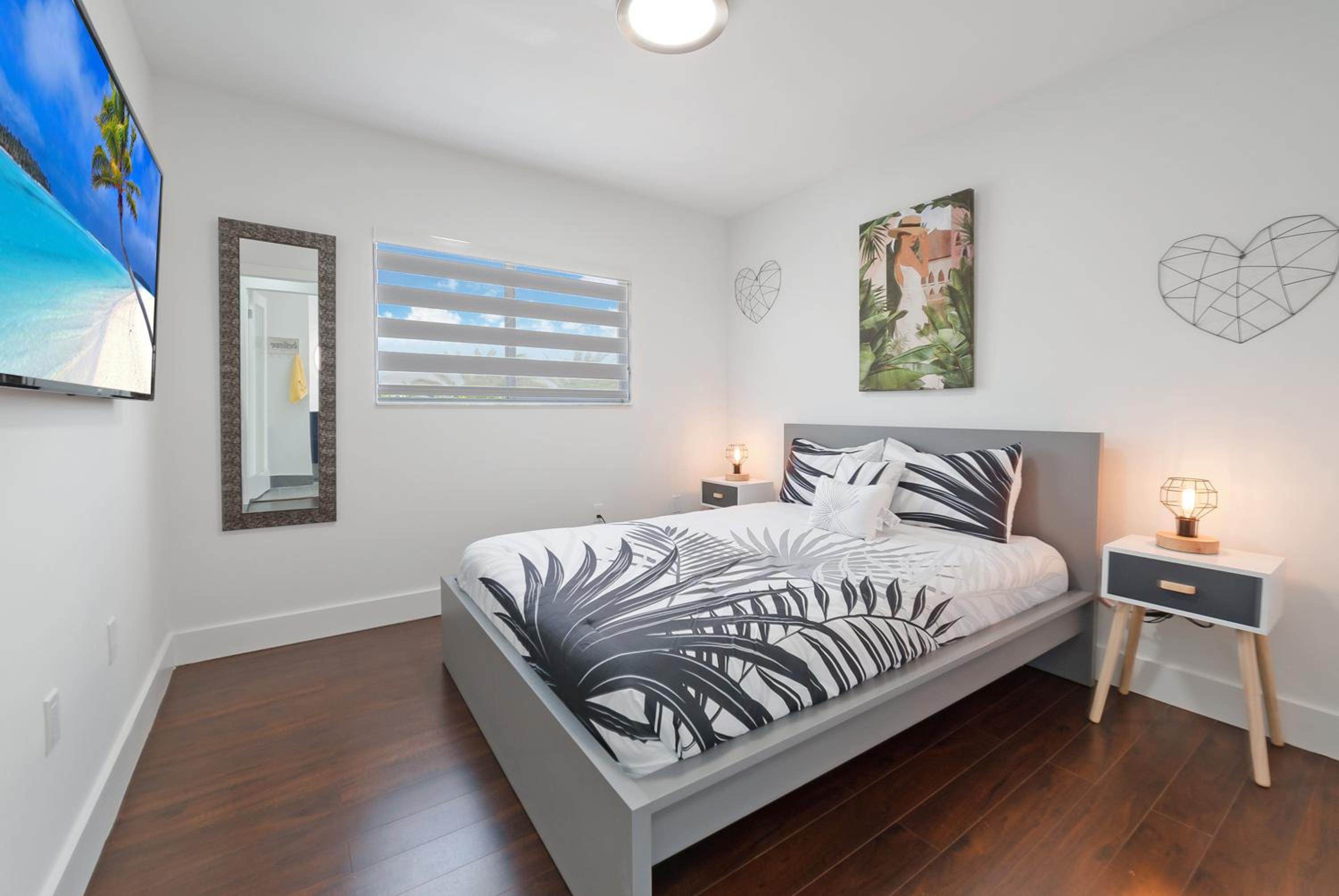 Experience Miami's Bongo's House Private Pool and Game Room Luxury Rental L54