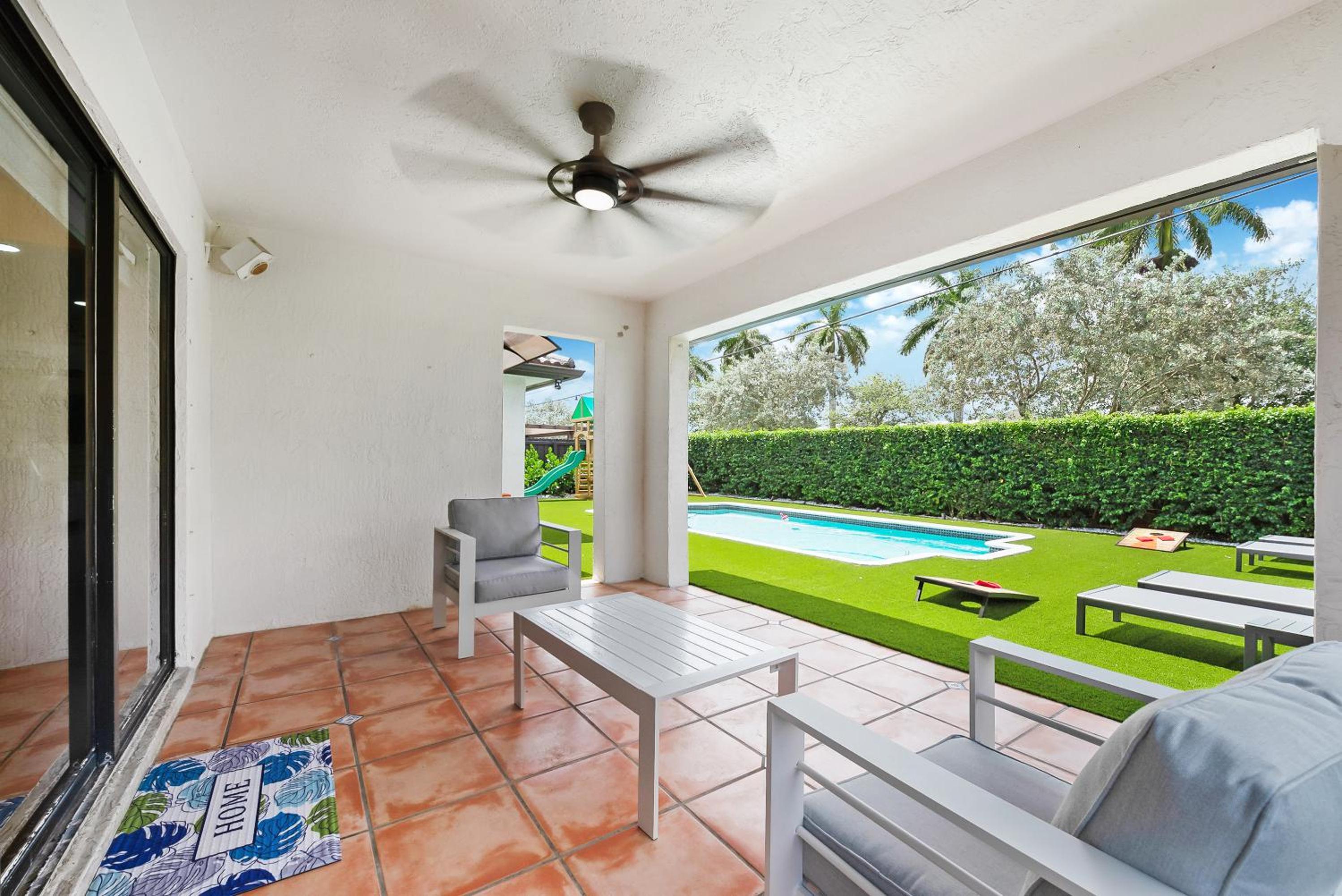 Experience Miami's Bongo's House Private Pool and Game Room Luxury Rental L54
