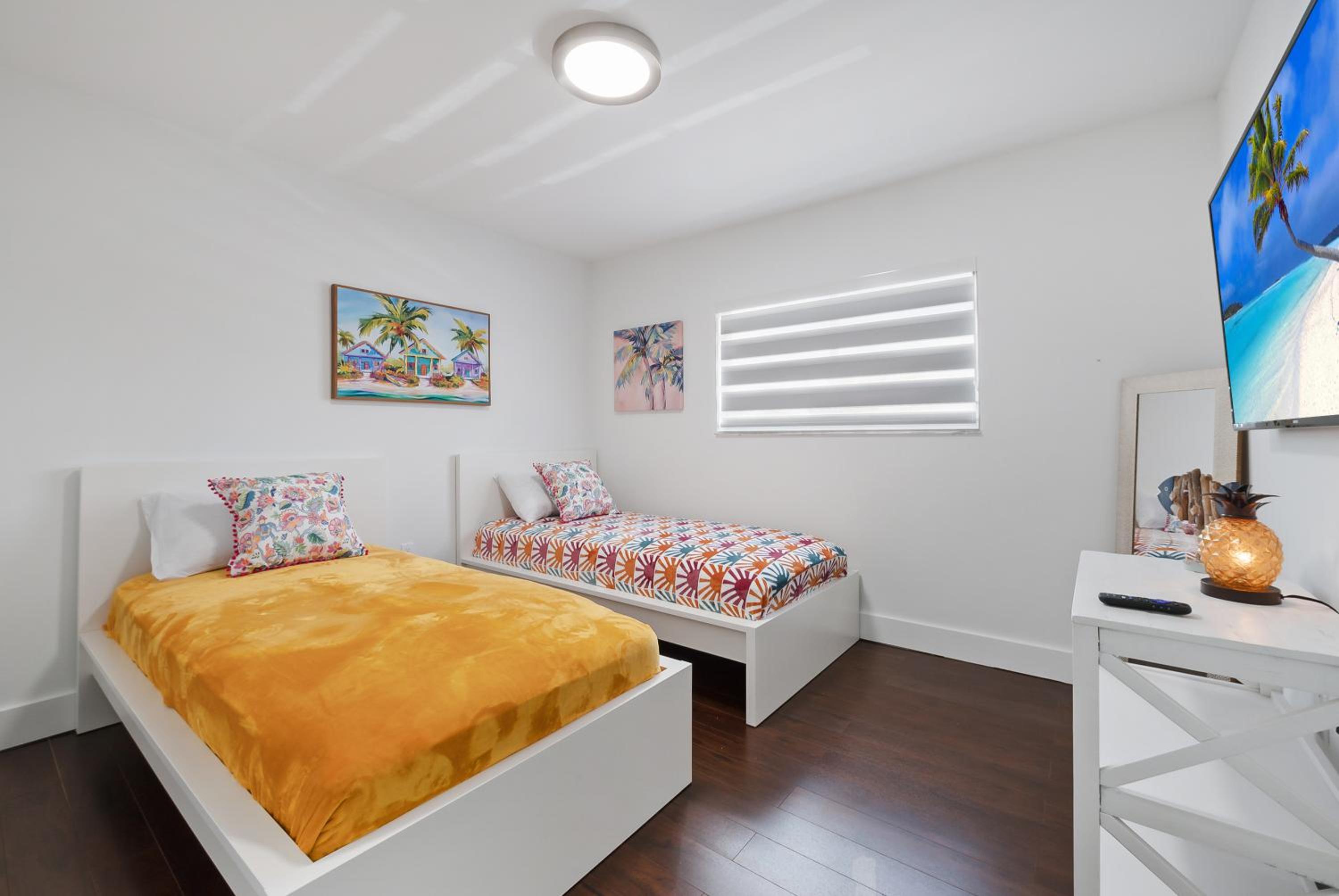 Experience Miami's Bongo's House Private Pool and Game Room Luxury Rental L54