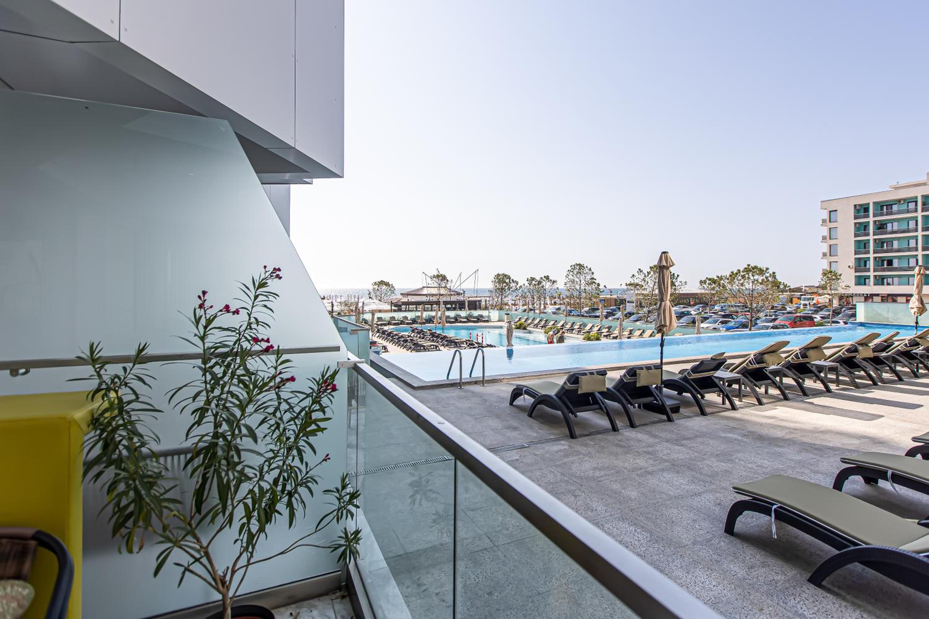 Aqua Vista Infinity Apartament Vedere la Mare si Parcare Privata - Infinity Pool - Resort & Spa view 3