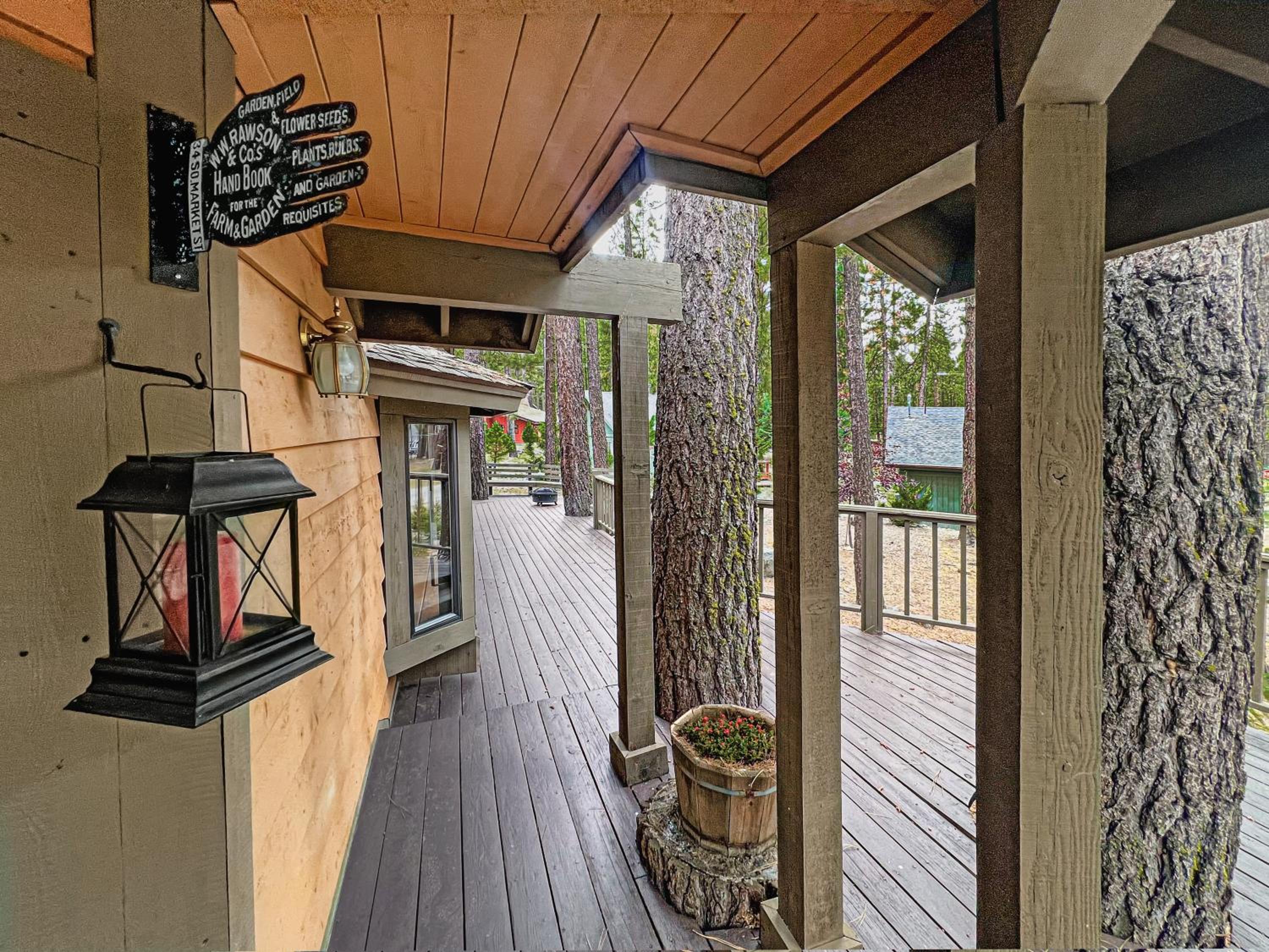 Family Haven in Graeagle CA w/King Bed Suite view 2