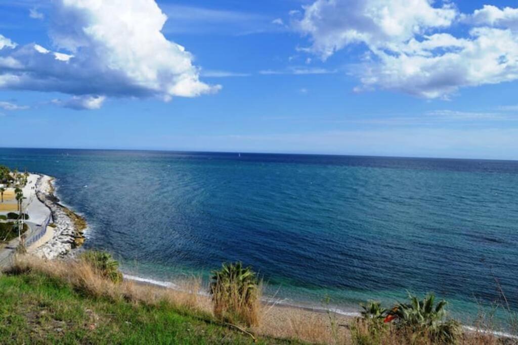 Olivia Torrequebrada beach relax