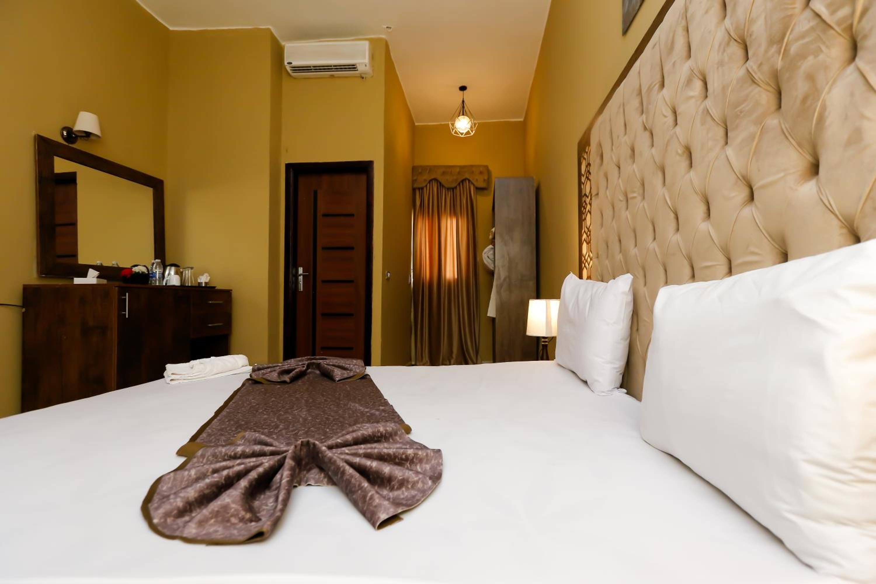 King Cheops Inn - Pyramid View