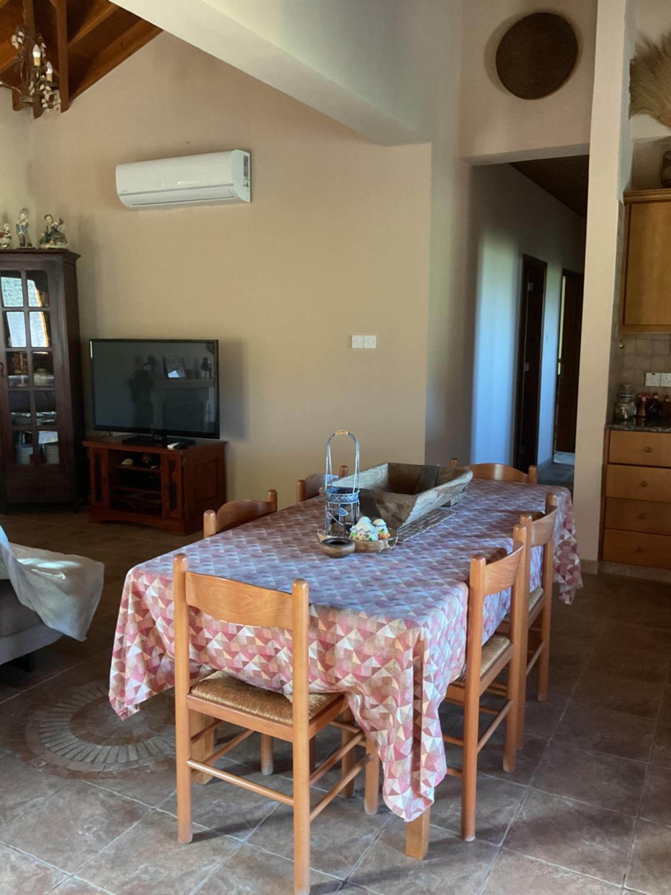 Evie's House Arakapas