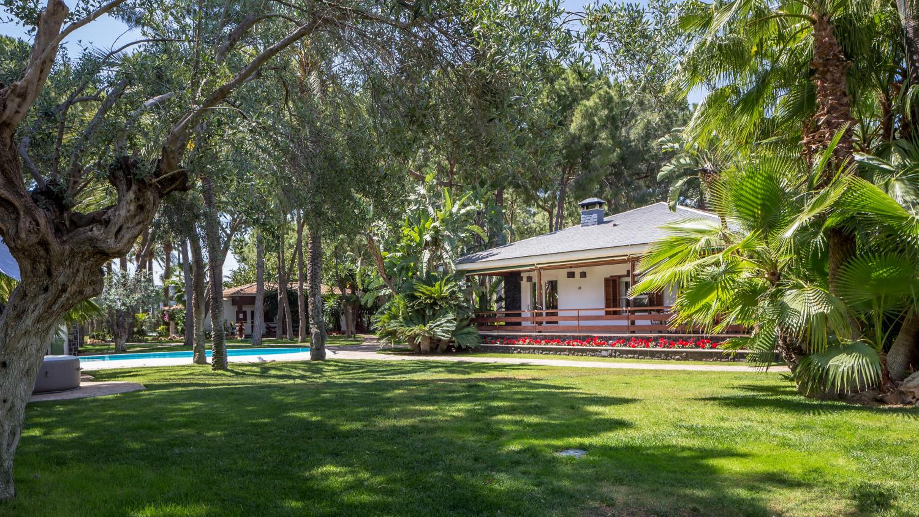 El Oasis Villa Resort