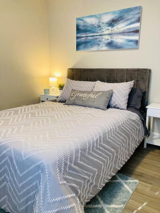 Pensa-Cozy Downtown bungalow, w/ backyard oasis! view 5
