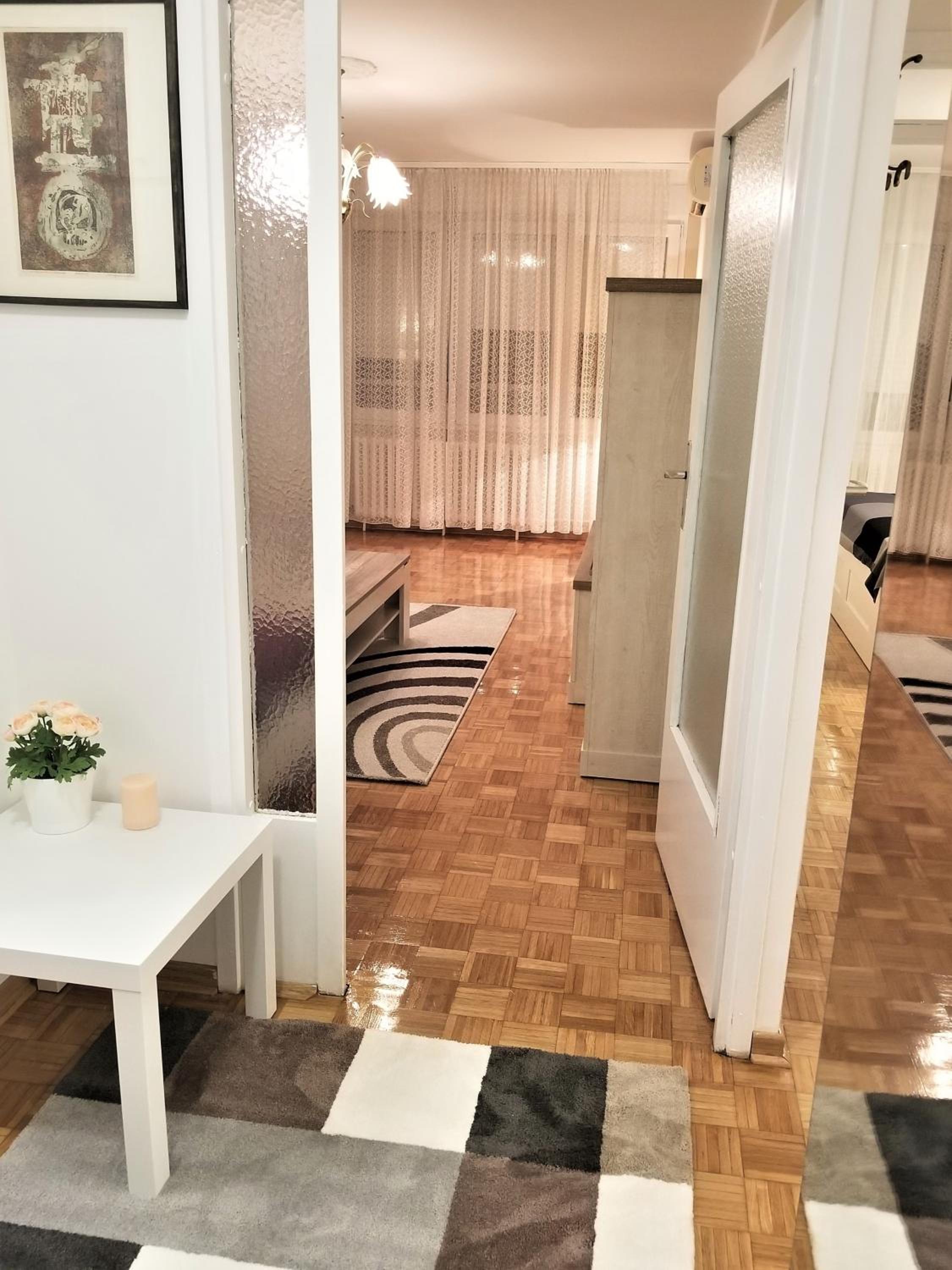 Arena West Apartment