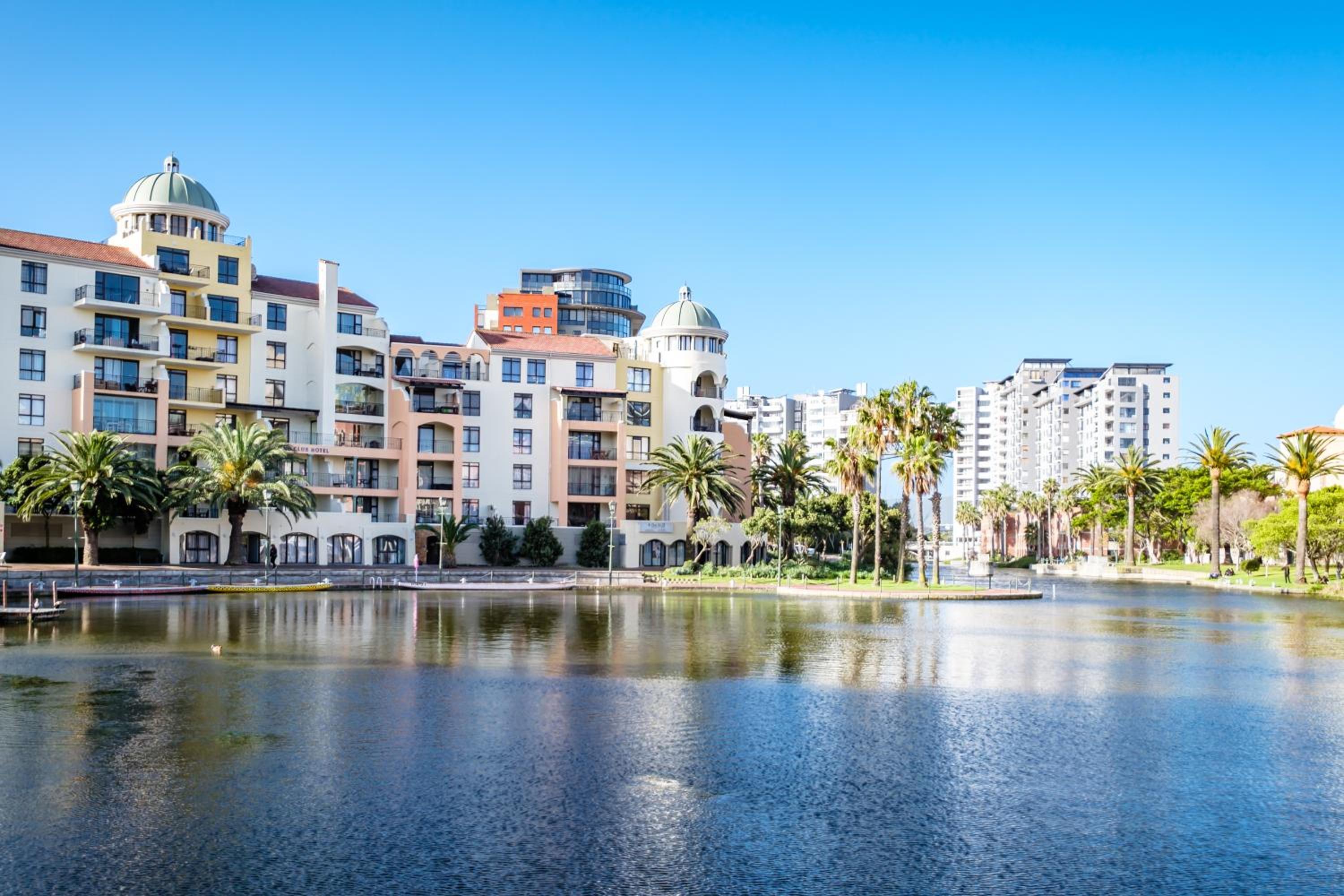 Belina - Island Club Canal Front