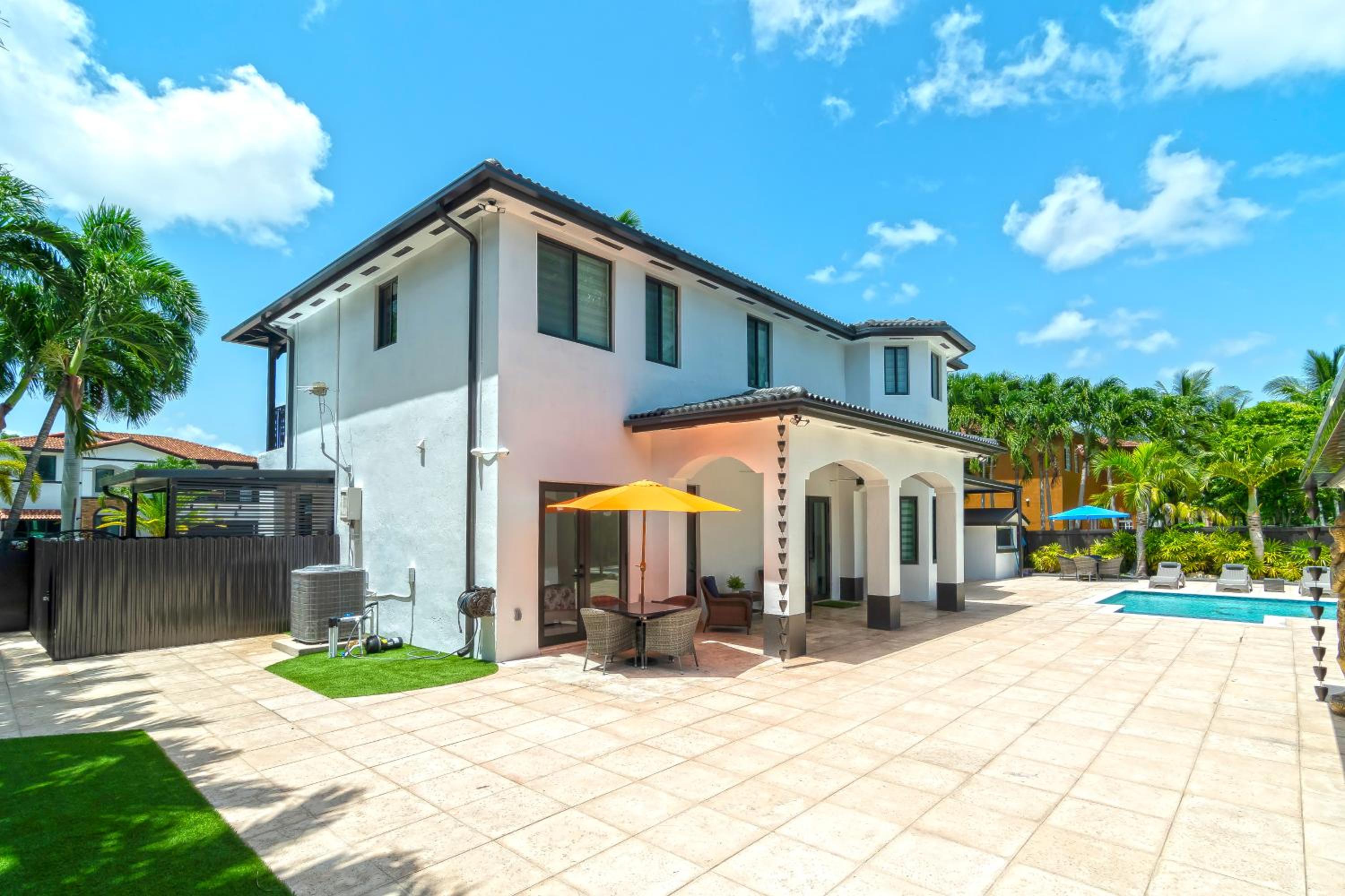 The tropical paradise villa