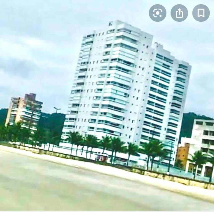 Apto frente para o mar!!!