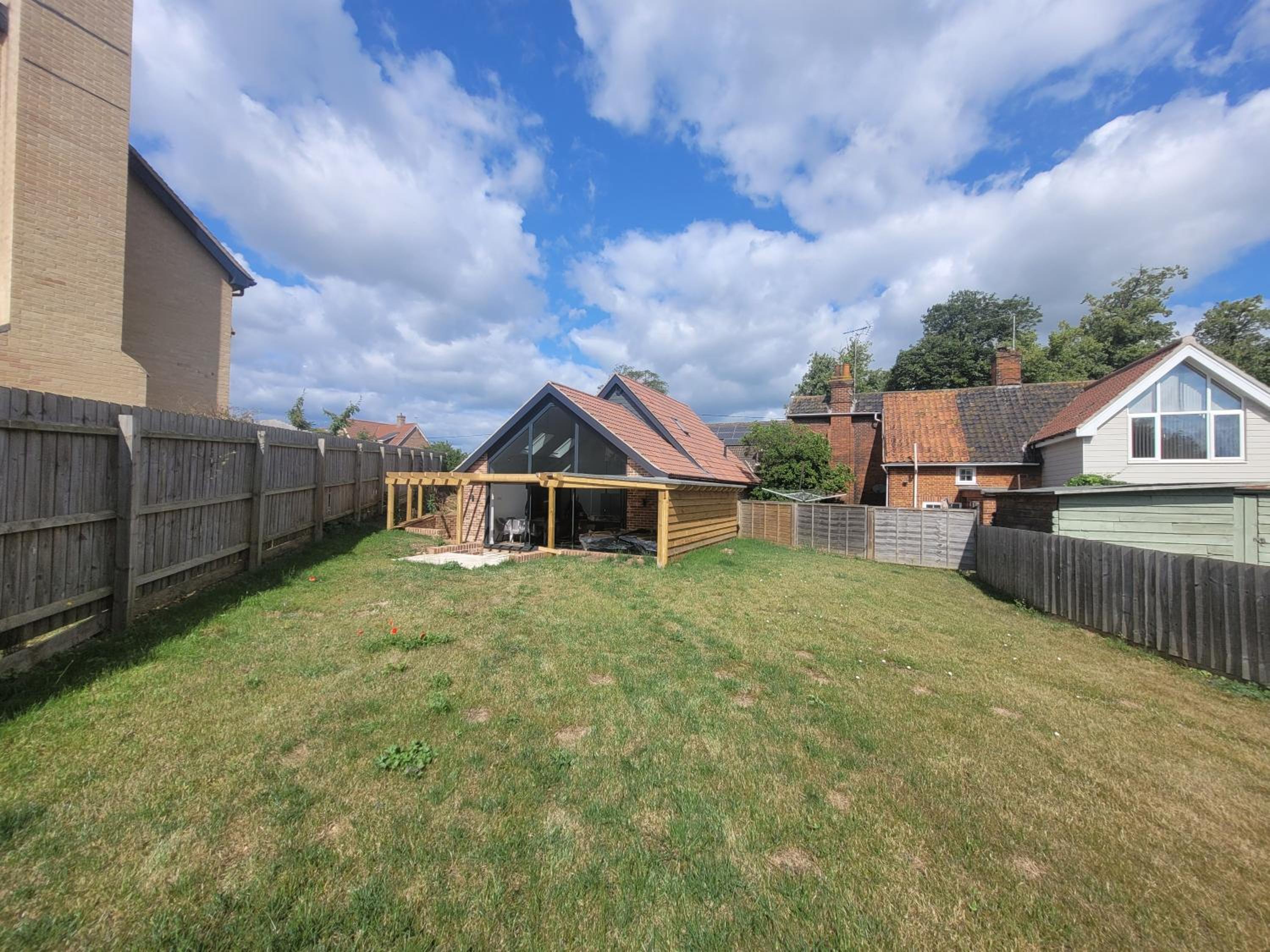 Peaceful & modern countryside cottage with lots of field walks view 5