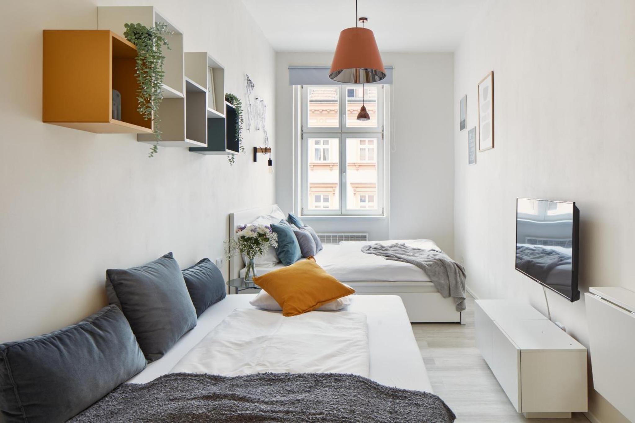 Prague Days - Stylish Condo with Netflix in Hip Karlín