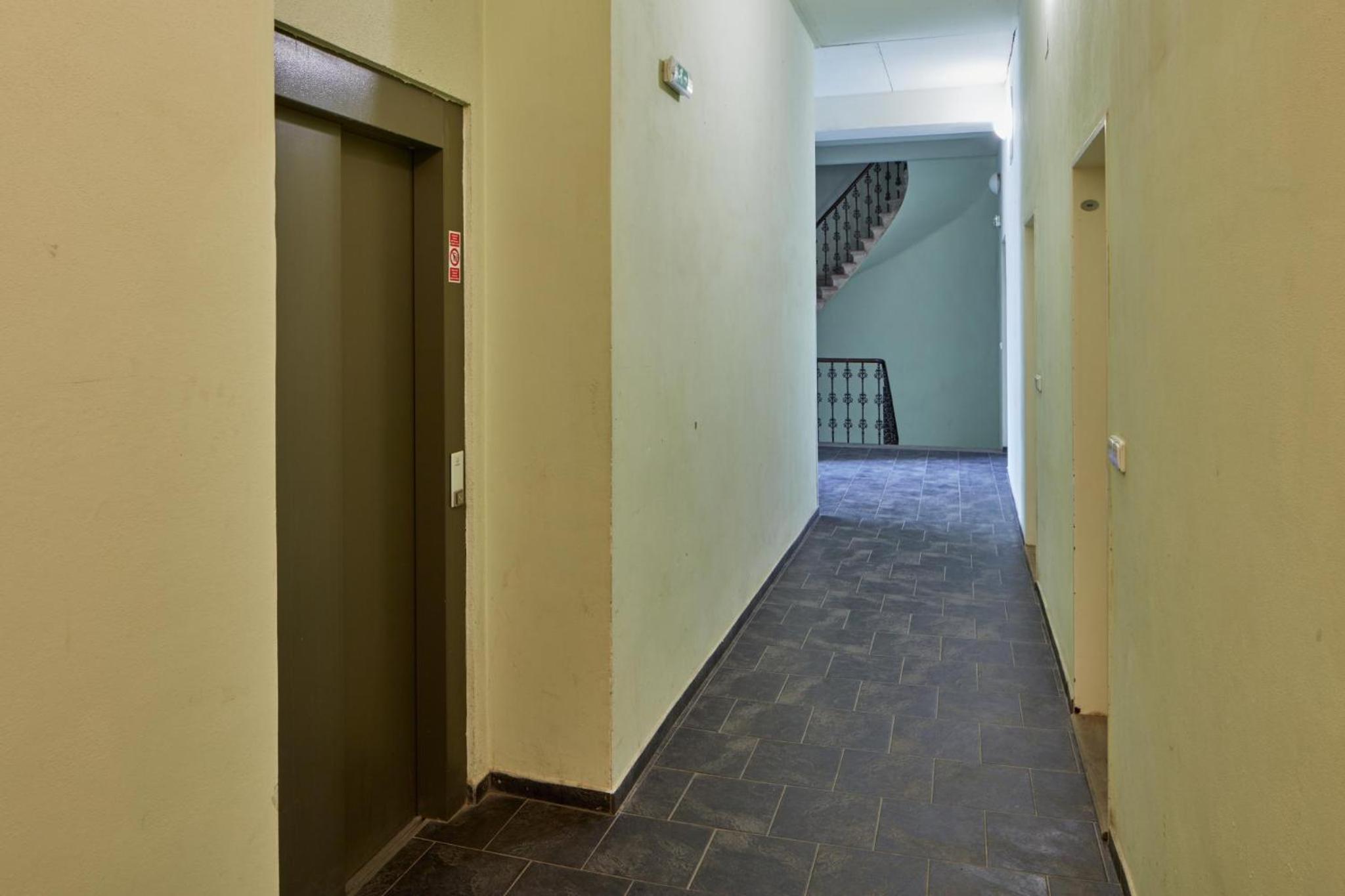 Prague Days - Stylish Condo with Netflix in Hip Karlín
