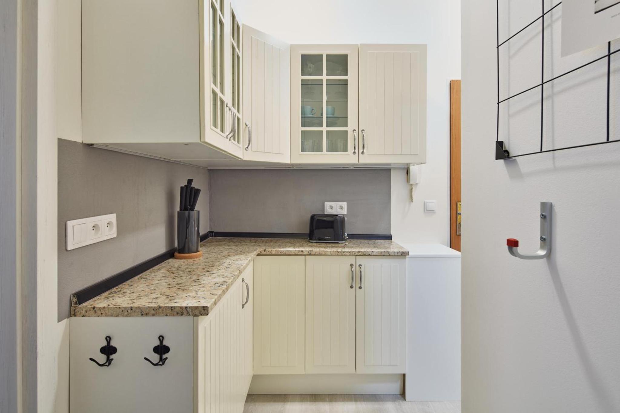 Prague Days - Stylish Condo with Netflix in Hip Karlín