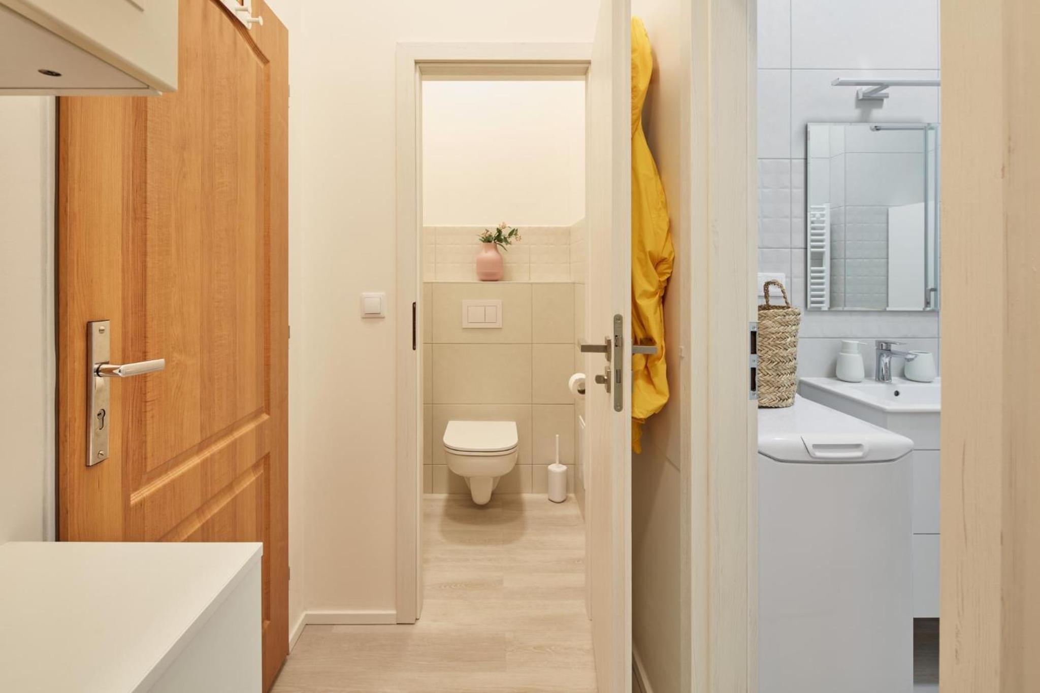 Prague Days - Stylish Condo with Netflix in Hip Karlín