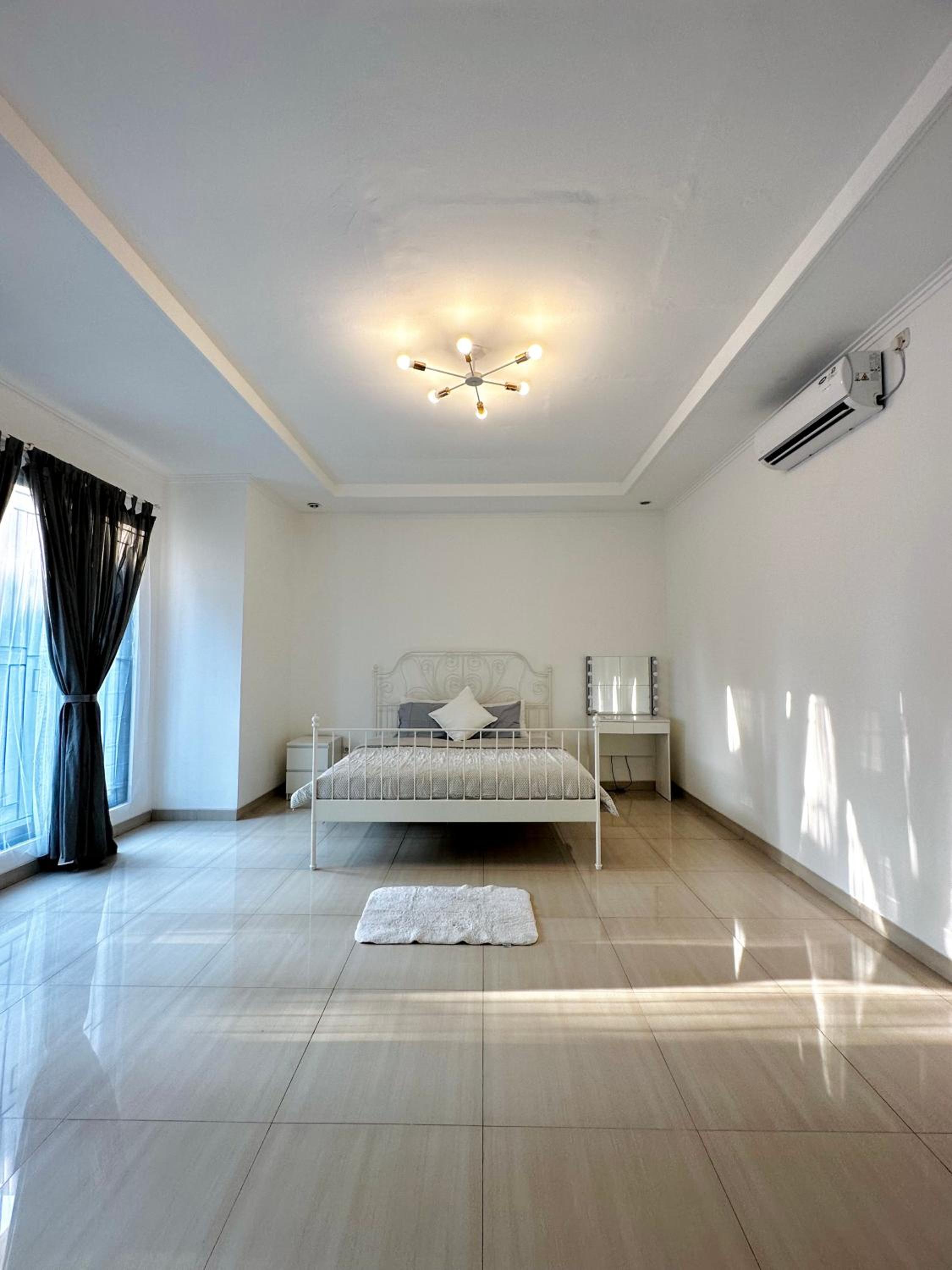 4-Bedroom Home in South Jakarta Nuansa Swadarma Residence by Le Ciel Hospitality view 4