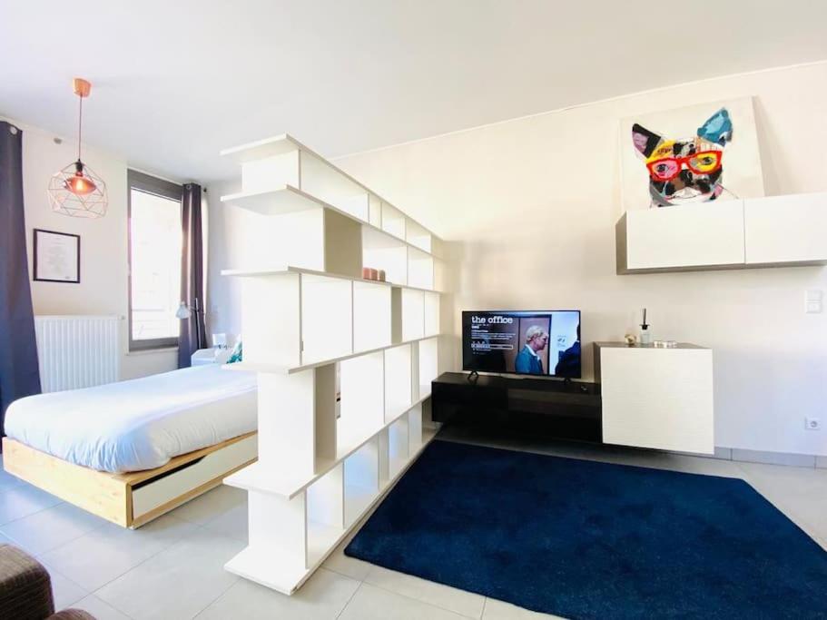 Large Studio in Center with Terrace-Cosy