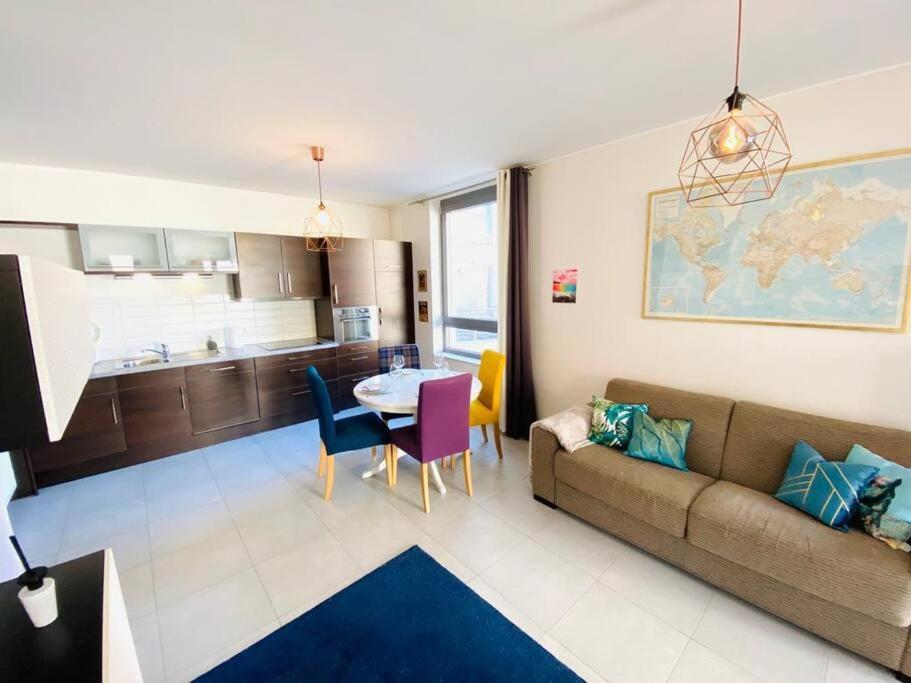 Large Studio in Center with Terrace-Cosy