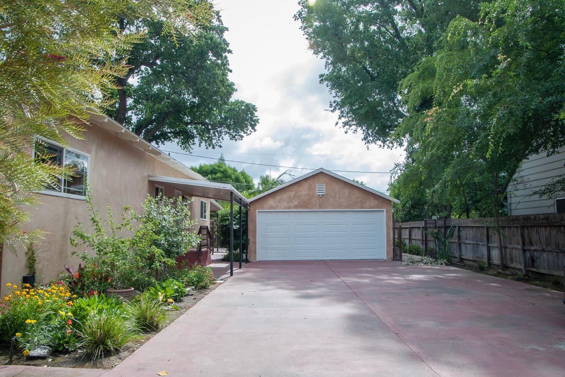 Sequoia Studio with Private Patio