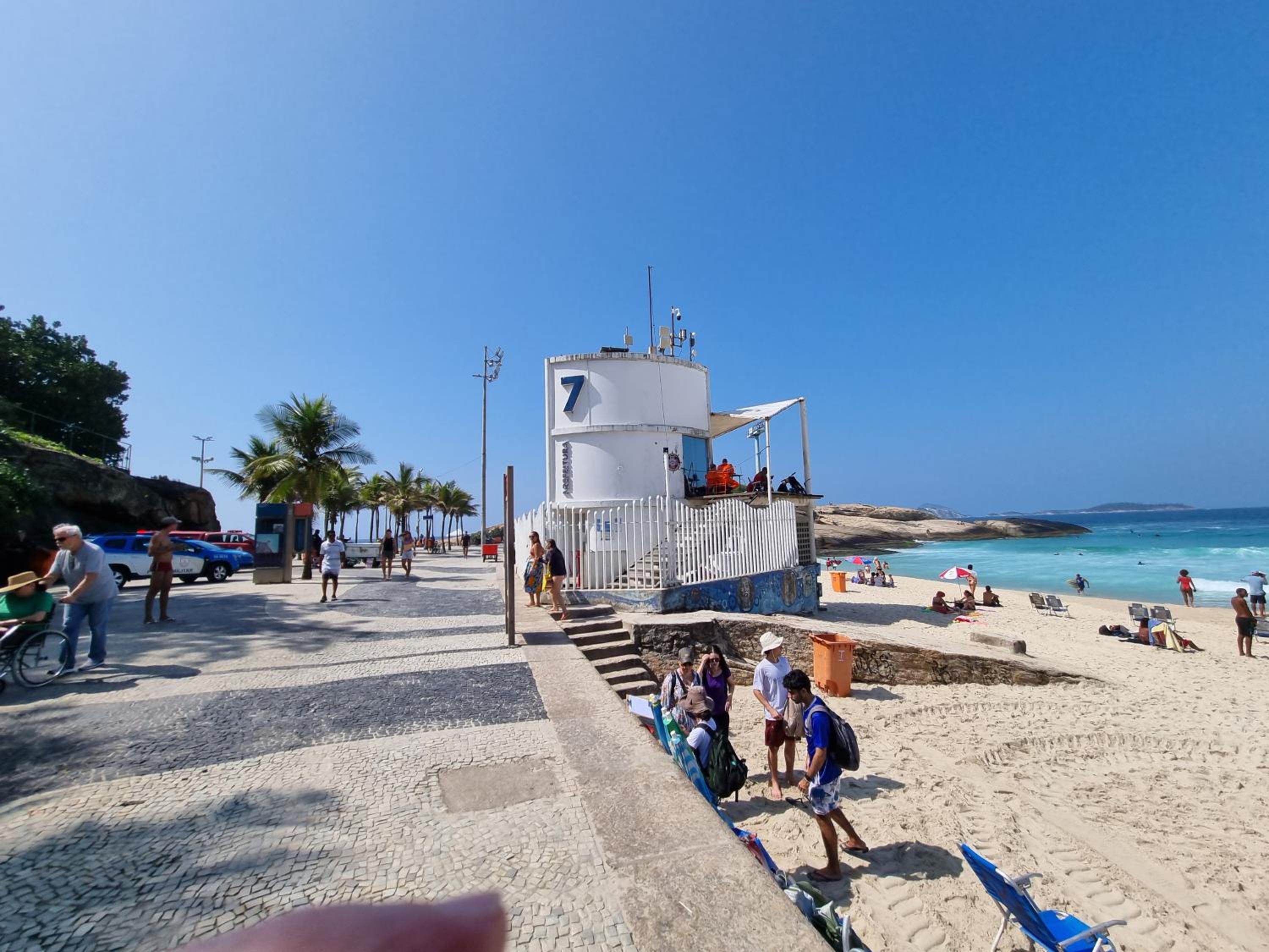SUÍTE c vista livre e pertíssima das PRAIAS IPANEMA LEBLON ARPOADOR COPACABANA e do CRISTO REDENTOR do BONDINHO PÃO DE AÇUCAR etc Chegando mais cedo que o 