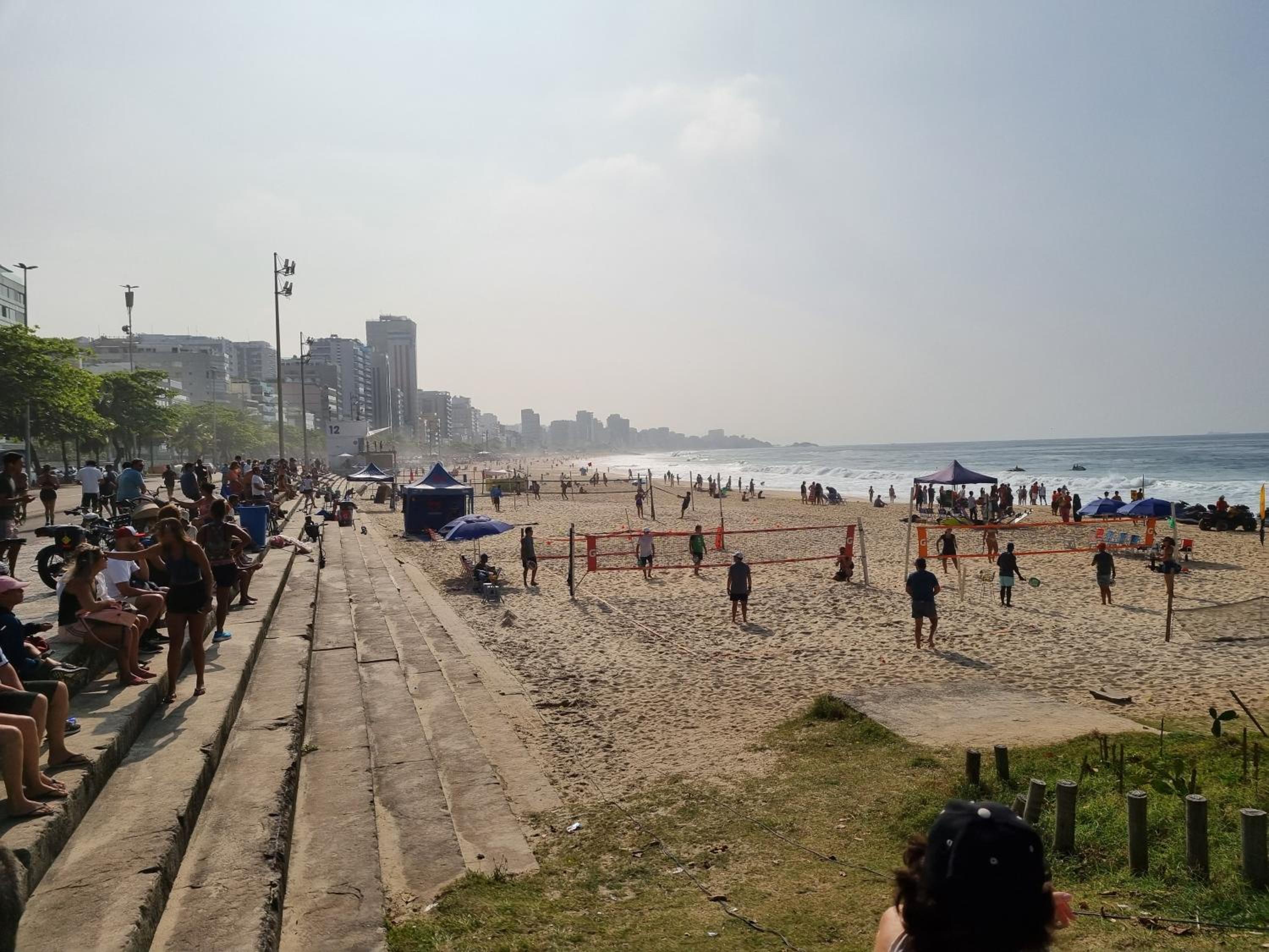 SUÍTE c vista livre e pertíssima das PRAIAS IPANEMA LEBLON ARPOADOR COPACABANA e do CRISTO REDENTOR do BONDINHO PÃO DE AÇUCAR etc Chegando mais cedo que o 