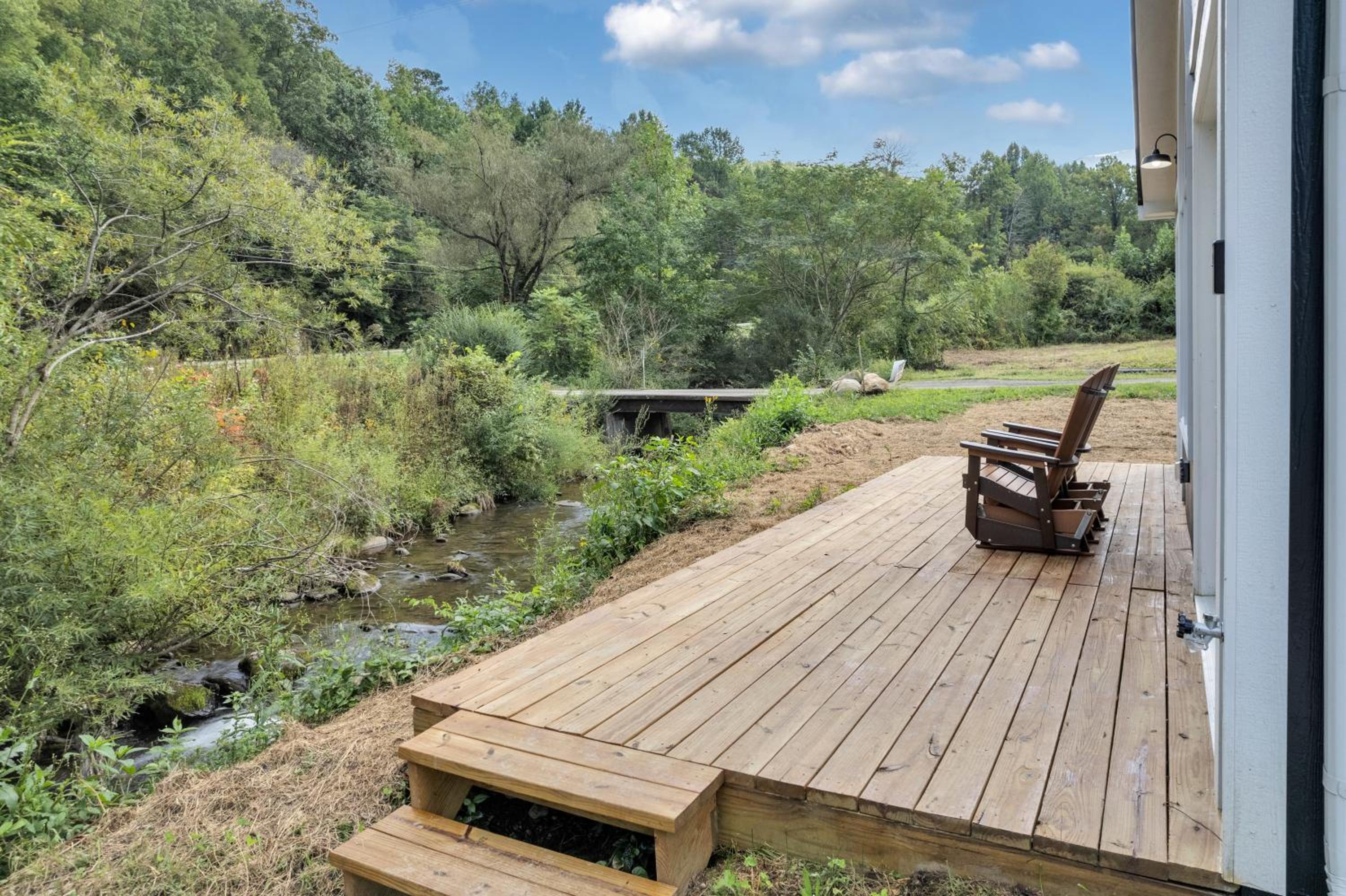 Enchanted Bungalow, Pickleball Court, Creek, WIFI, Mountain Views, Starting at 69 view 4