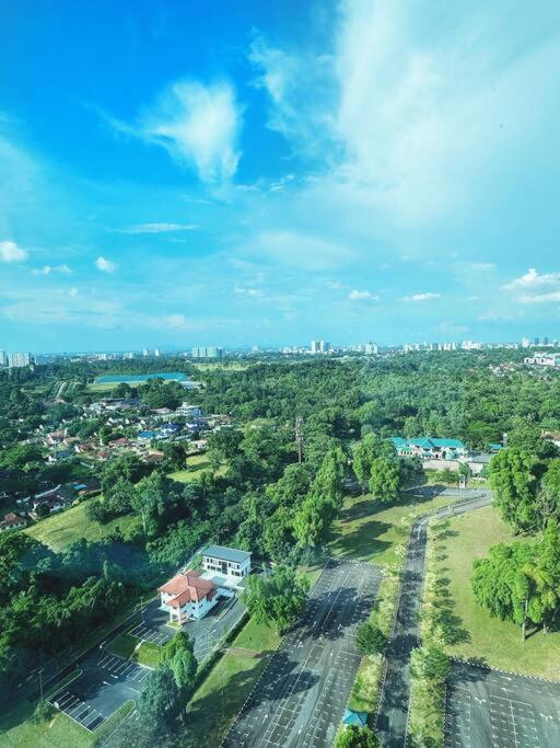 High Rise Horizon City View Apt 4K Netflix