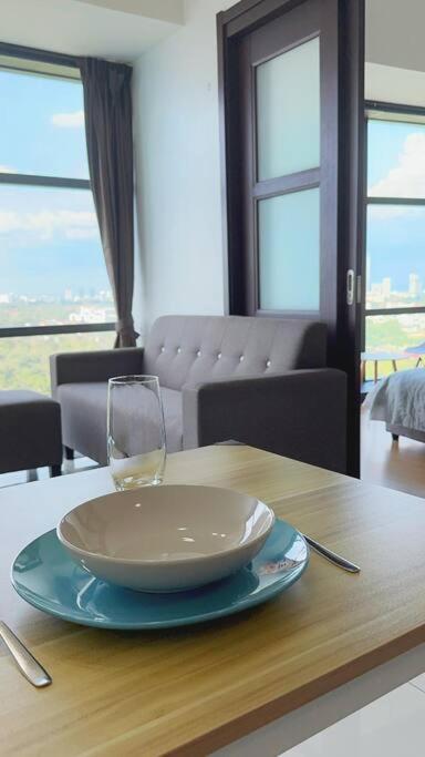 High Rise Horizon City View Apt 4K Netflix