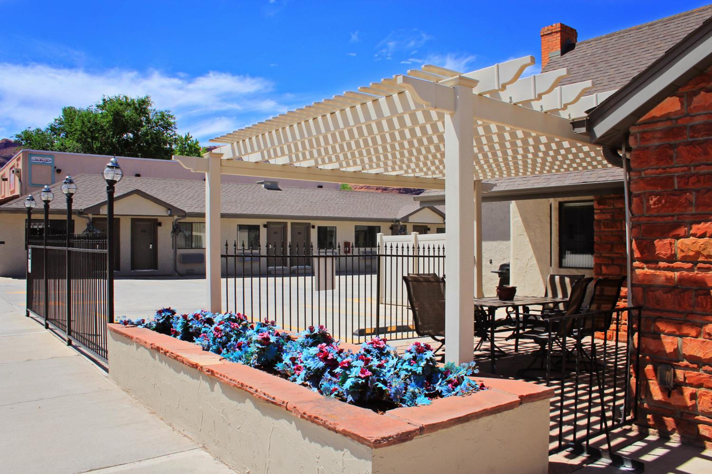 Bowen Motel