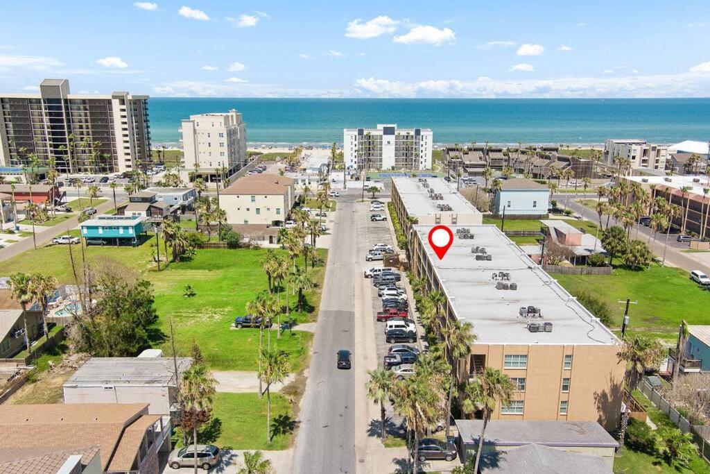 2 Bed 2 Bath 1st Fl Condo By Beach w Washer Dryer view 2