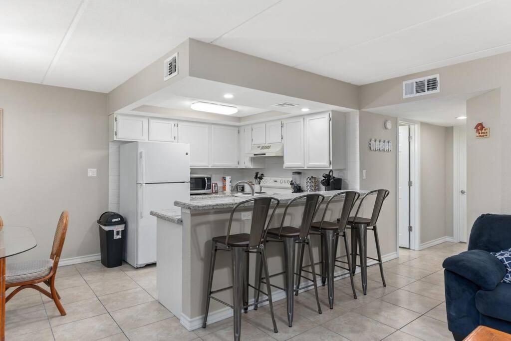 2 Bed 2 Bath 1st Floor Condo w Pool By Beach view 5