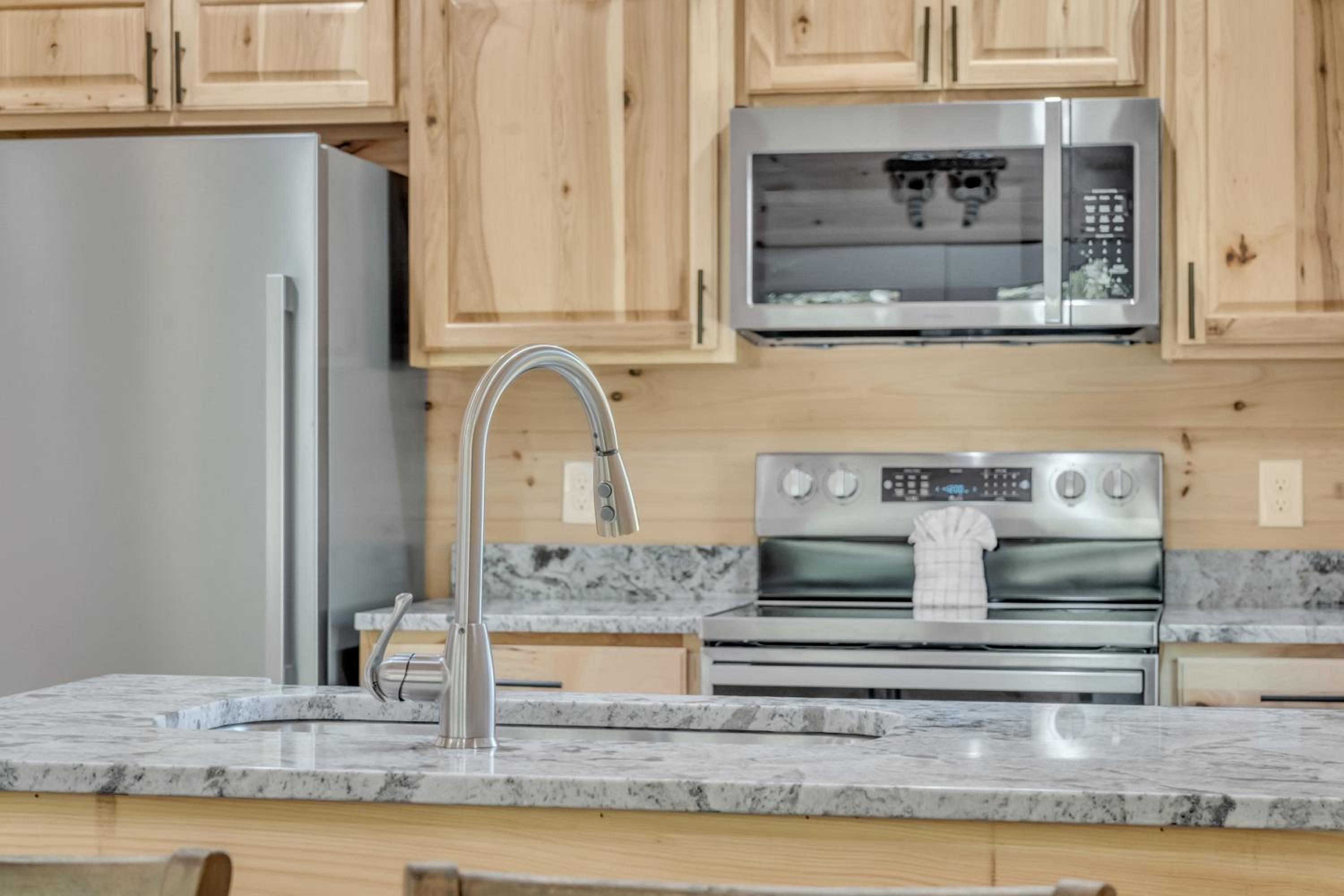 Getaway Cottage, Pickleball Court, Creek, WIFI, Mountain Views, WIFI