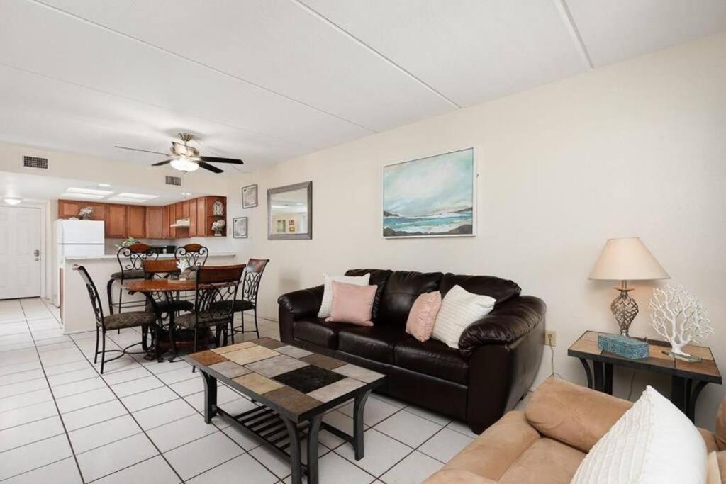2 Bed 2 Bath Condo by Beach with Resort Pool view 5