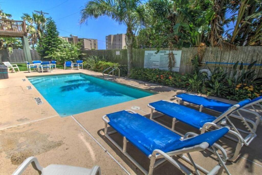 2 Bed 2 Bath 1st Floor Condo By Beach w Pool view 4