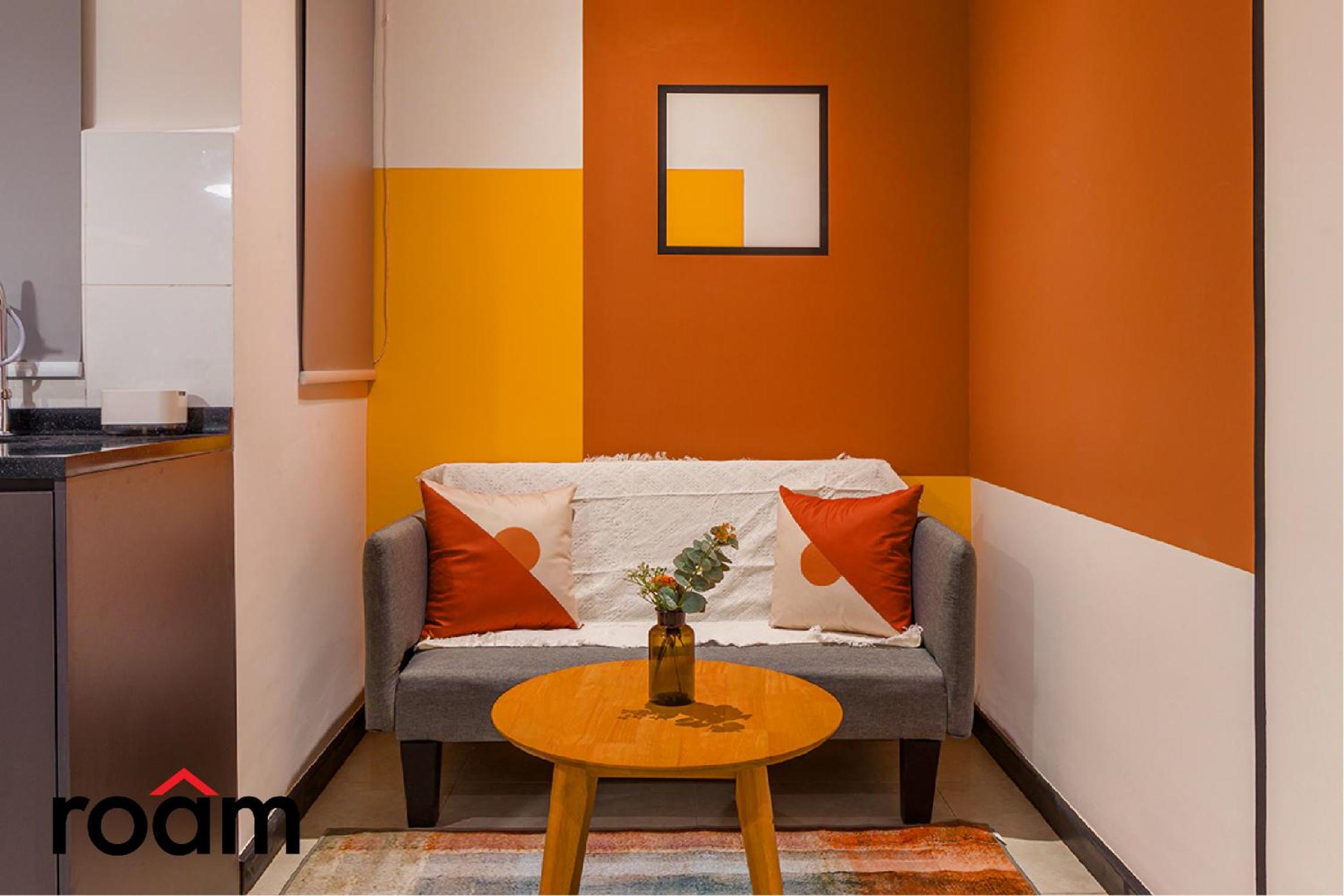 Neu Suites Residence, Embassy Row