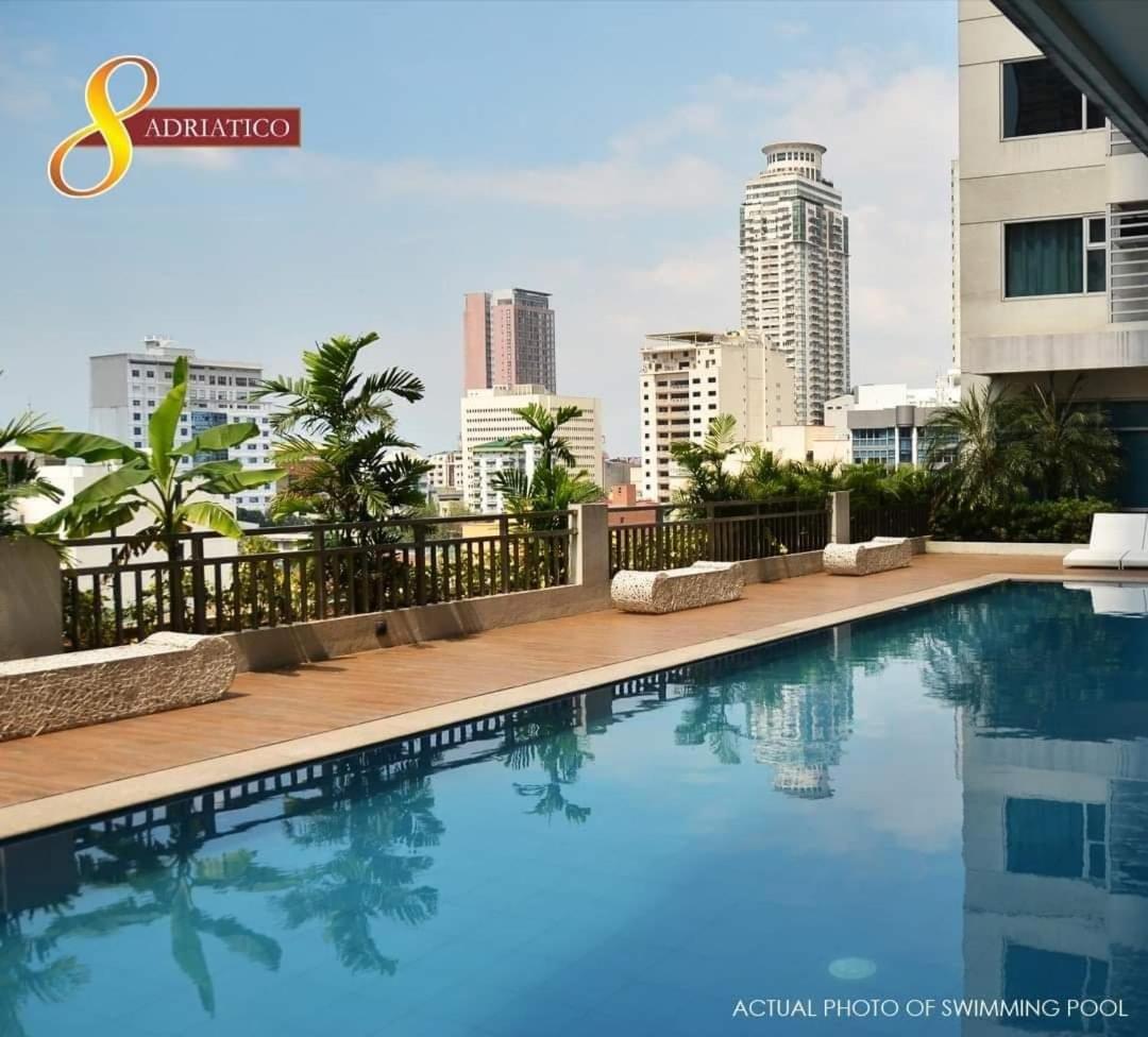 Modern Bayview Condo in 8 Adriatico view 4