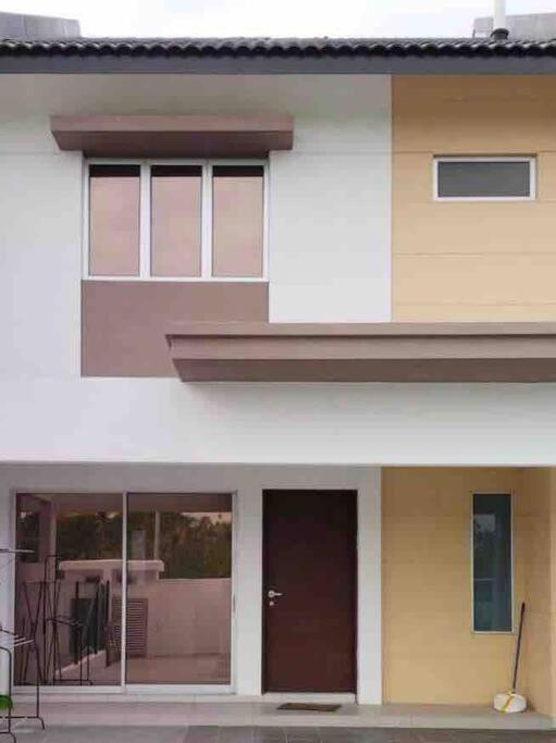 Afrinas Islamic Homestay Banting