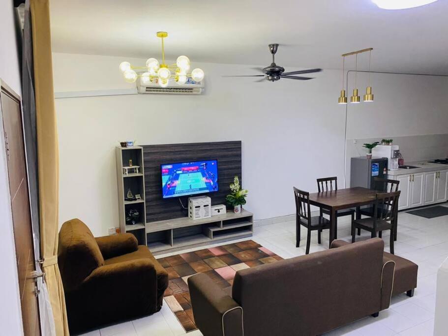 Afrinas Islamic Homestay Banting