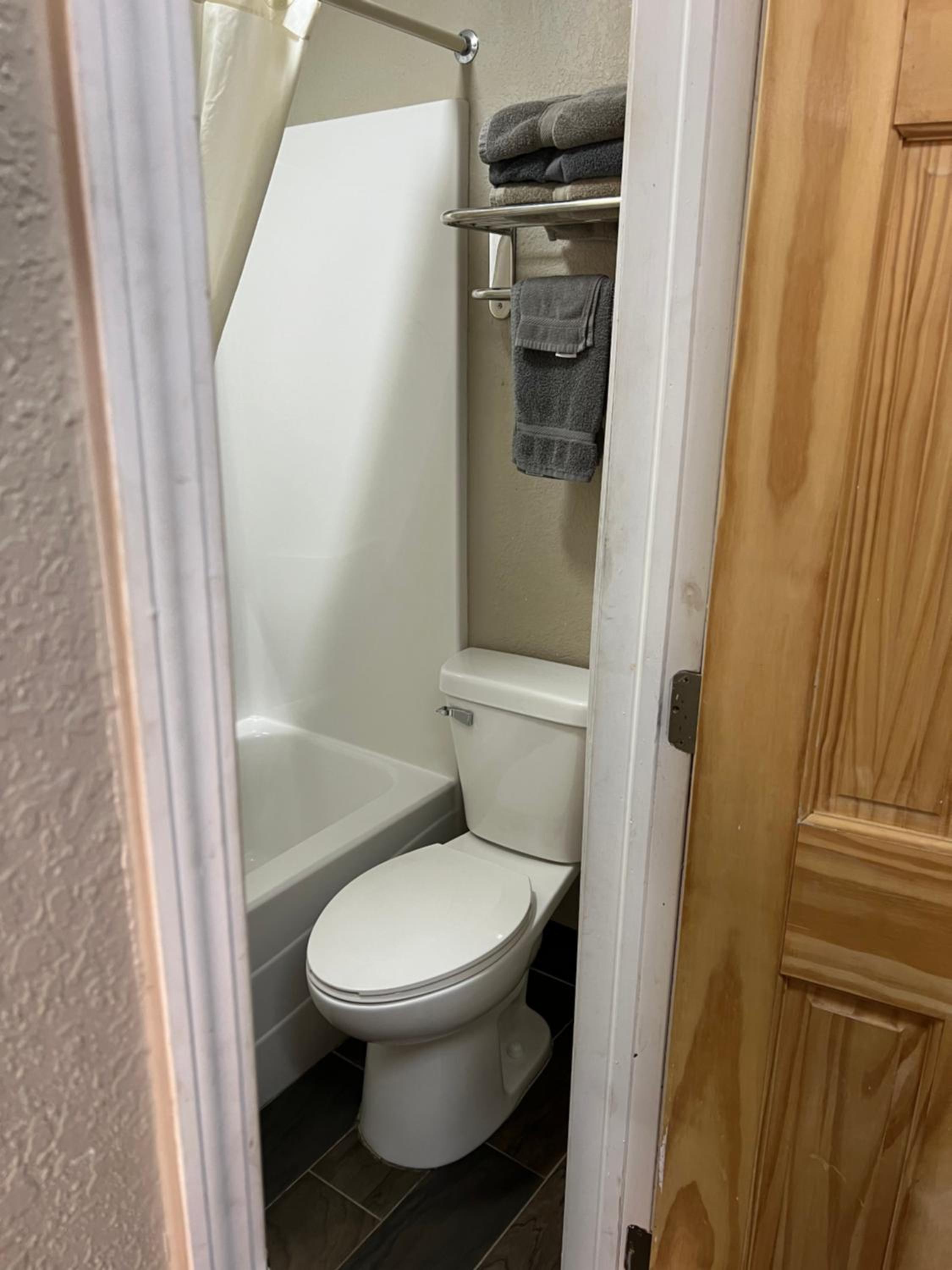 Westbridge Inn and Suites