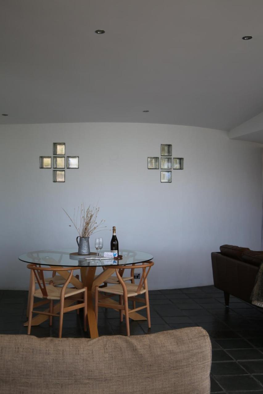 Baragoola Retreat - Luxury Waterfront Property