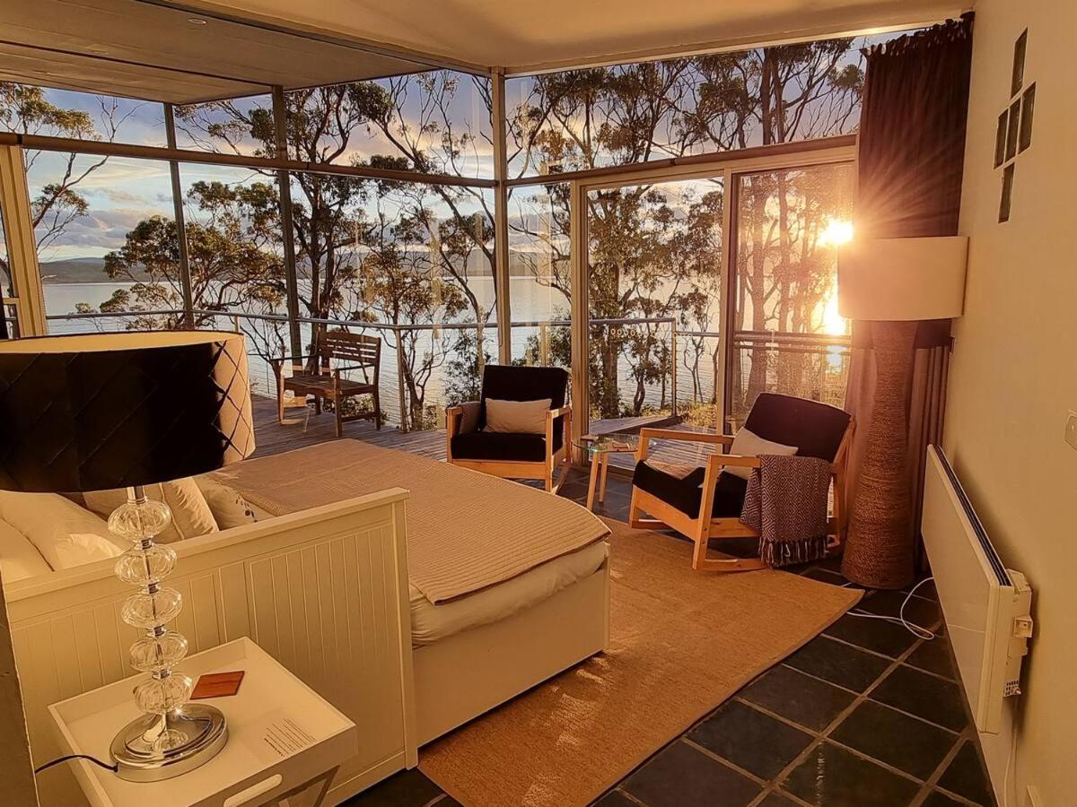 Baragoola Retreat - Luxury Waterfront Property