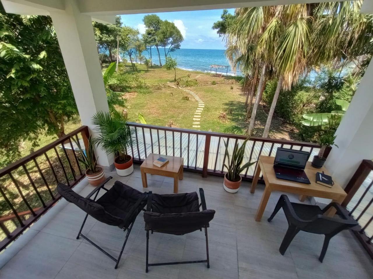 Beach House with AC Surrounded by Nature