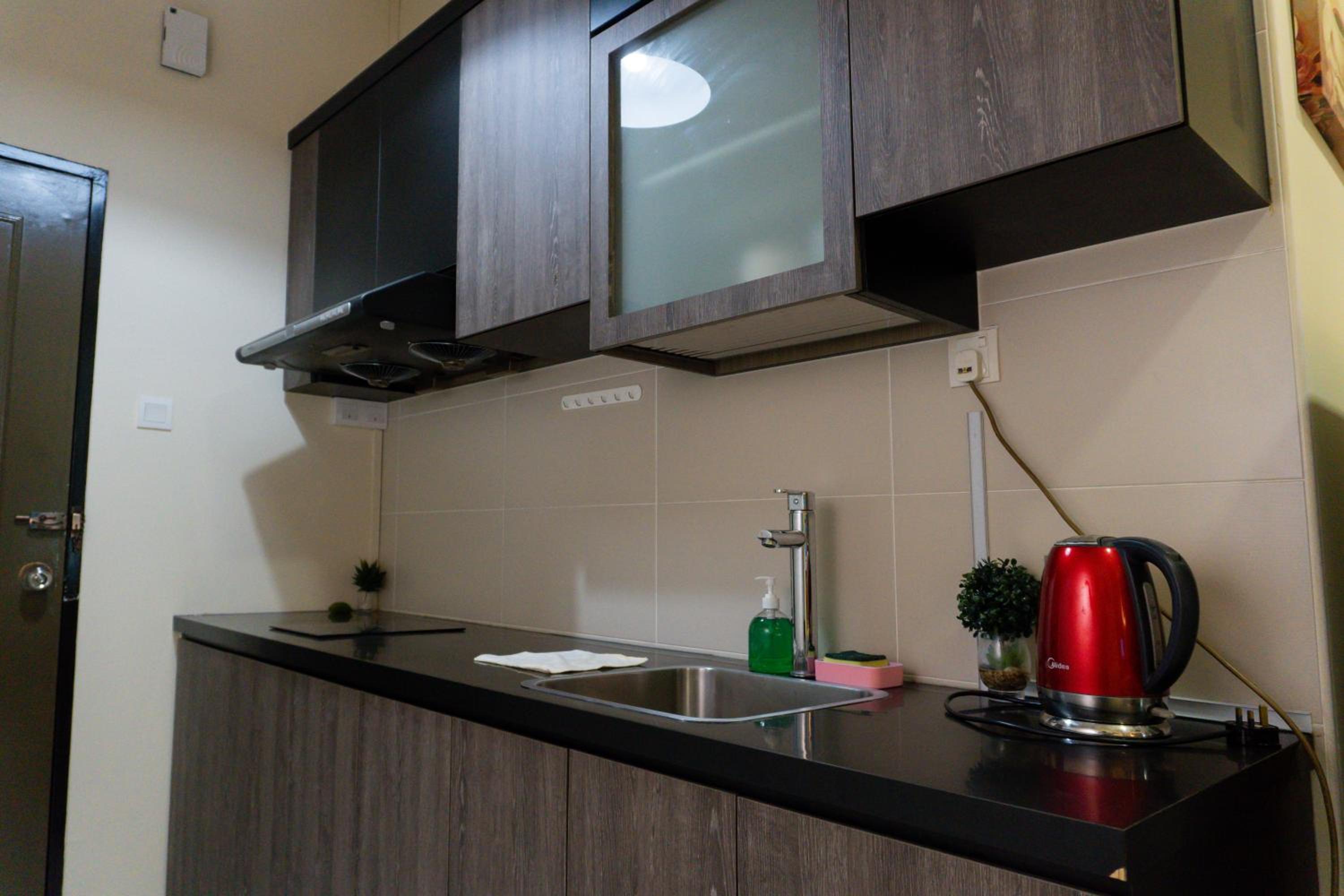 Mount Austin #Akademik Suite Floral Deer Studio 2-4pax #MSPro