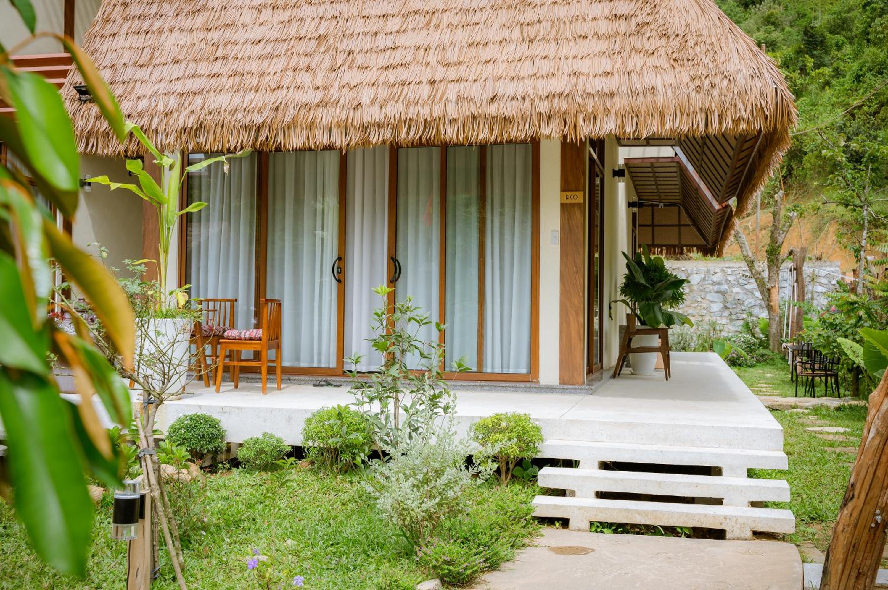 Hue Crown A Luoi Retreat view 3