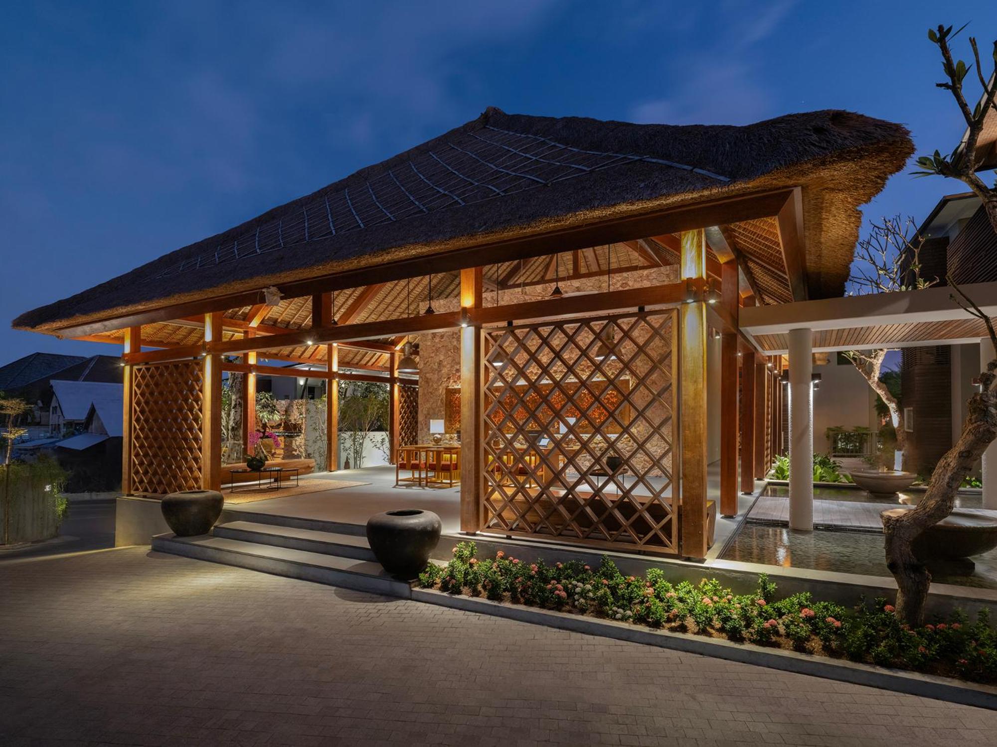 Hotel Chesa Canggu - Image 1