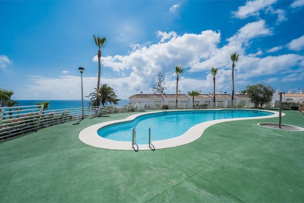 Terraced house by the beach