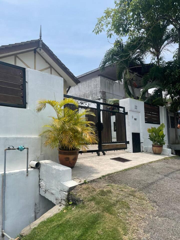 The Putra Edge Homestay 5 Min to Putrajaya Territory photo 1