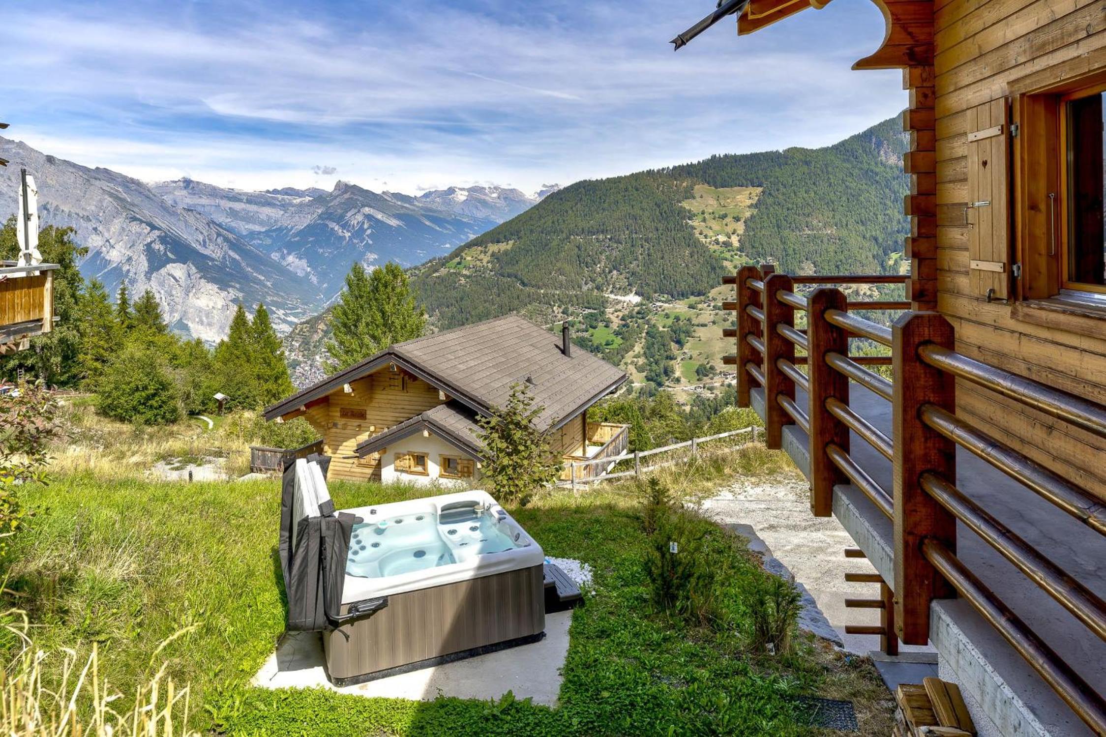 Chalet Snowfall - jacuzzi - views